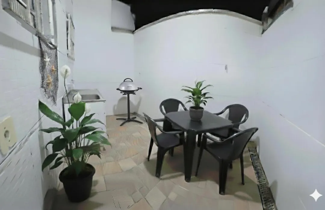 Apartamento pé na areia na Praia Maranduba-1
